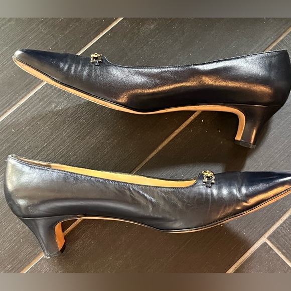 Ladies Ferragamo Navy Gancini Pumps - Picture 4 of 11